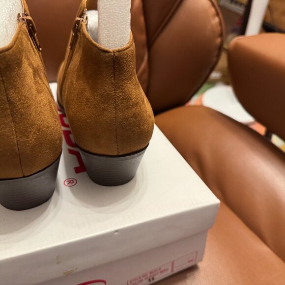 Soda Womens Ankle Boots size 11 NWT camel - Picture 4 of 5